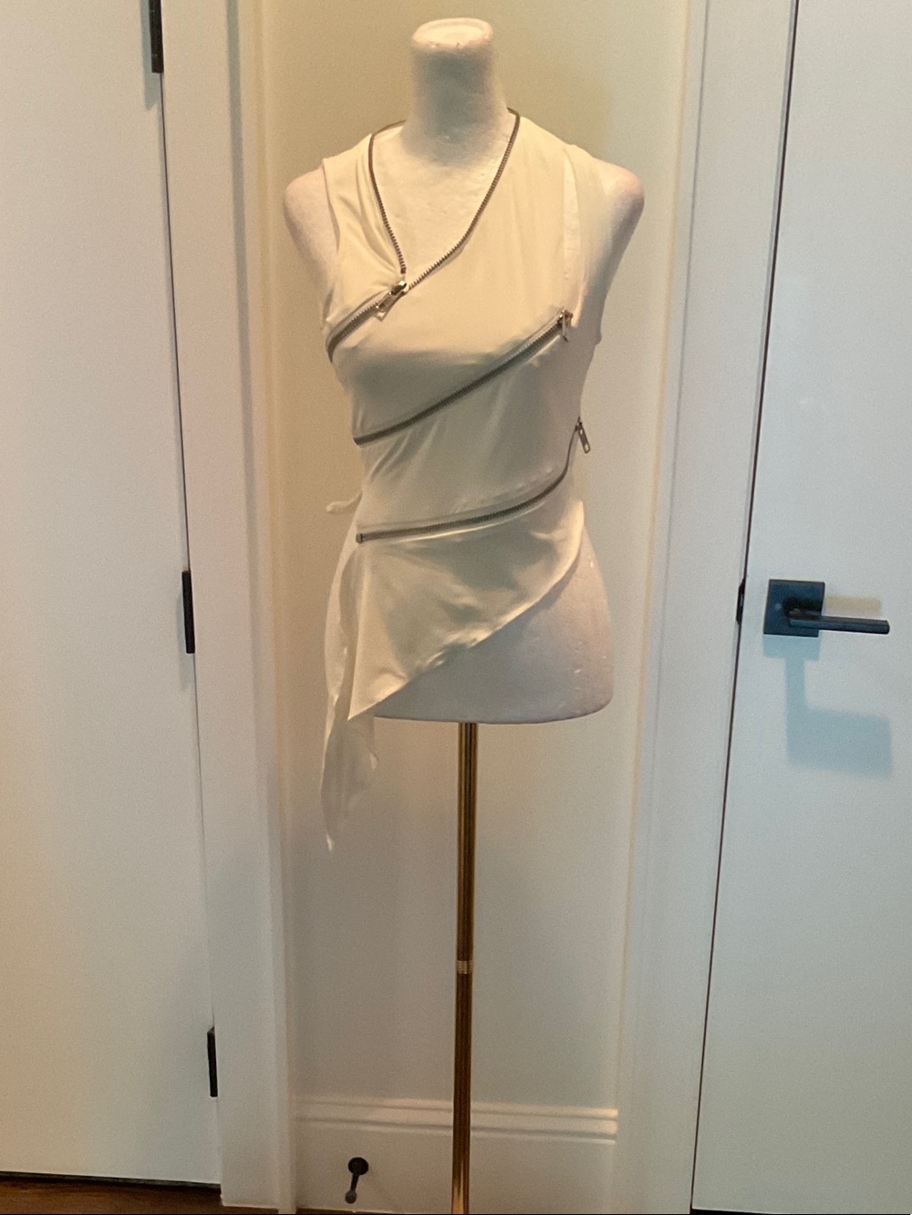Sleeveless Cream Asymmetric Zip-Detail Tank Top